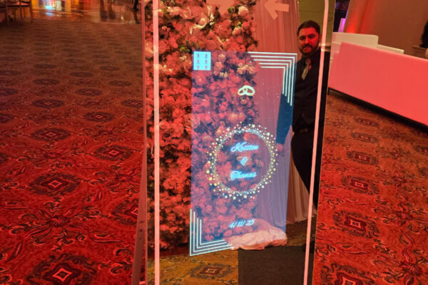 mirror booth 2